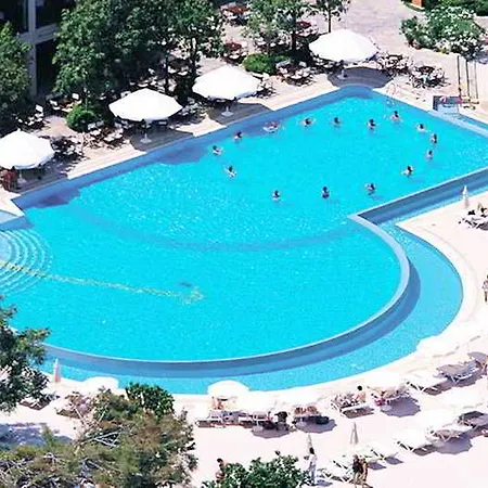 Üdülőközpont Hillside Club 5*