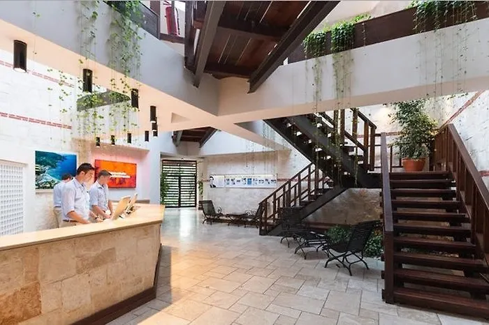 Hillside Club 5*