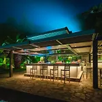 Hillside Club Φετιγιέ